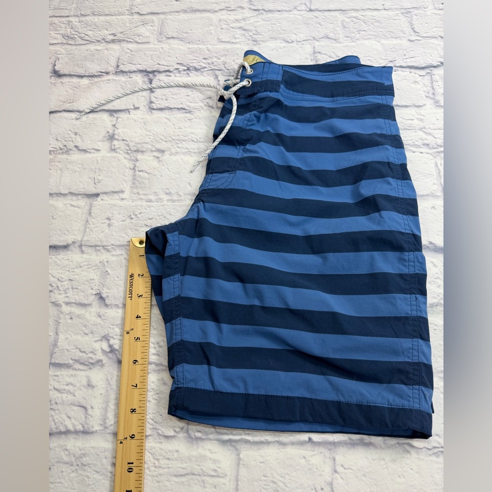J. Crew Men’s Horizontal Stripe Swim Board Shorts in Navy & Sky Blue. Size 32/M - Picture 8 of 10